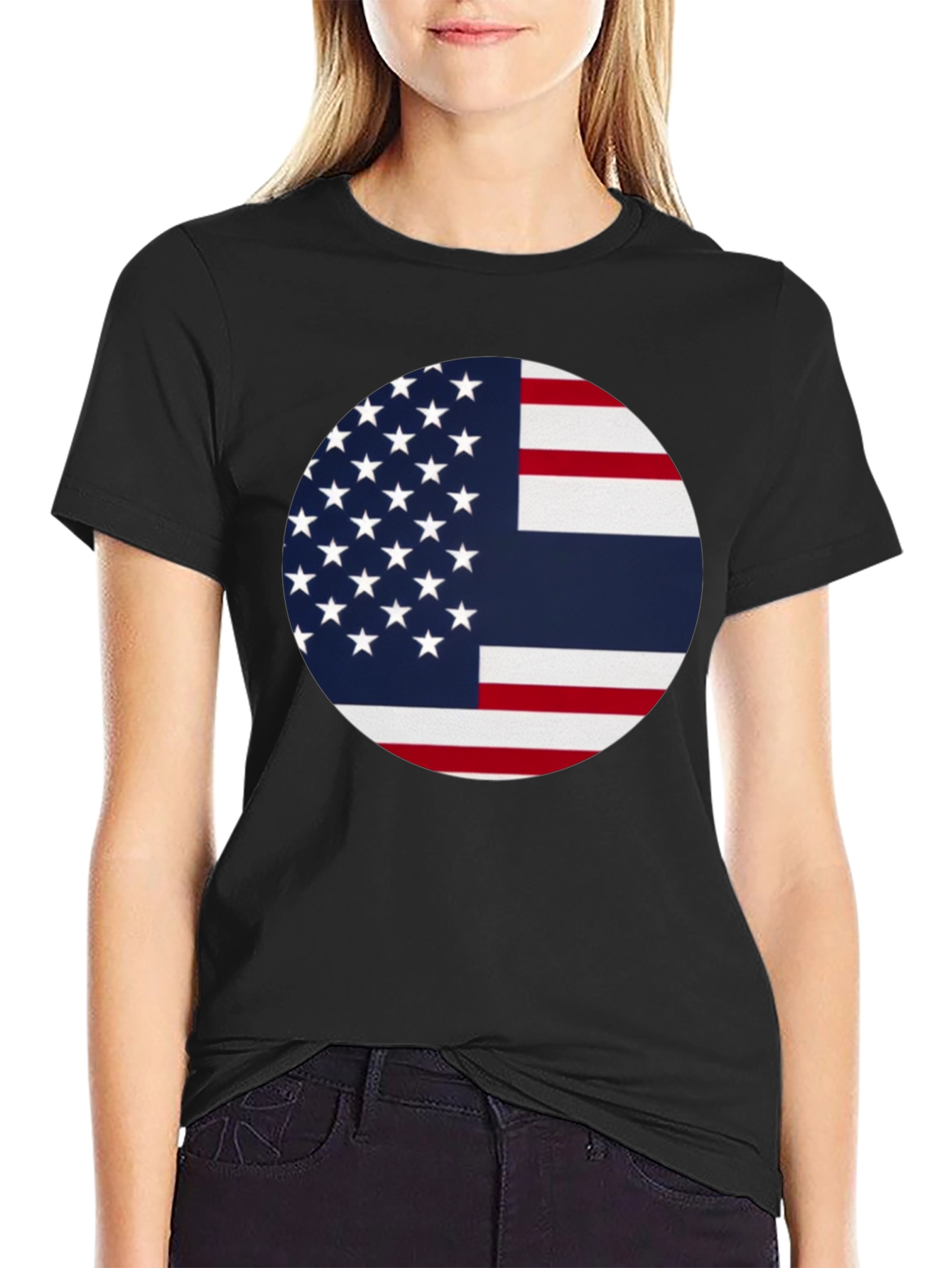 Camiseta Negra con Diseño de Bandera Combinada