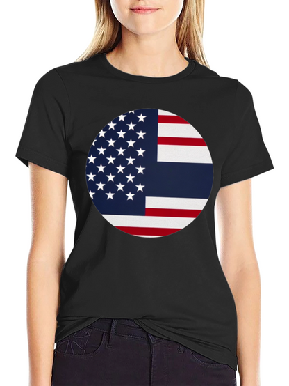 Camiseta Negra con Diseño de Bandera Combinada