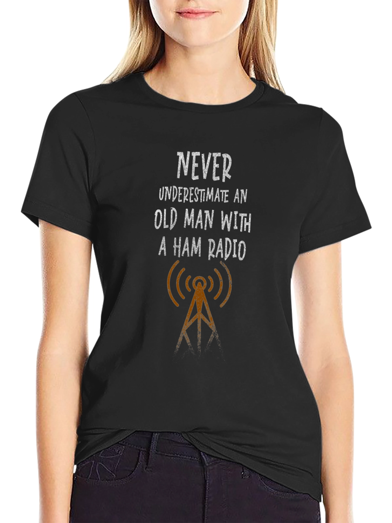 Camiseta Negra: Nunca Subestimes a un Hombre con Radio