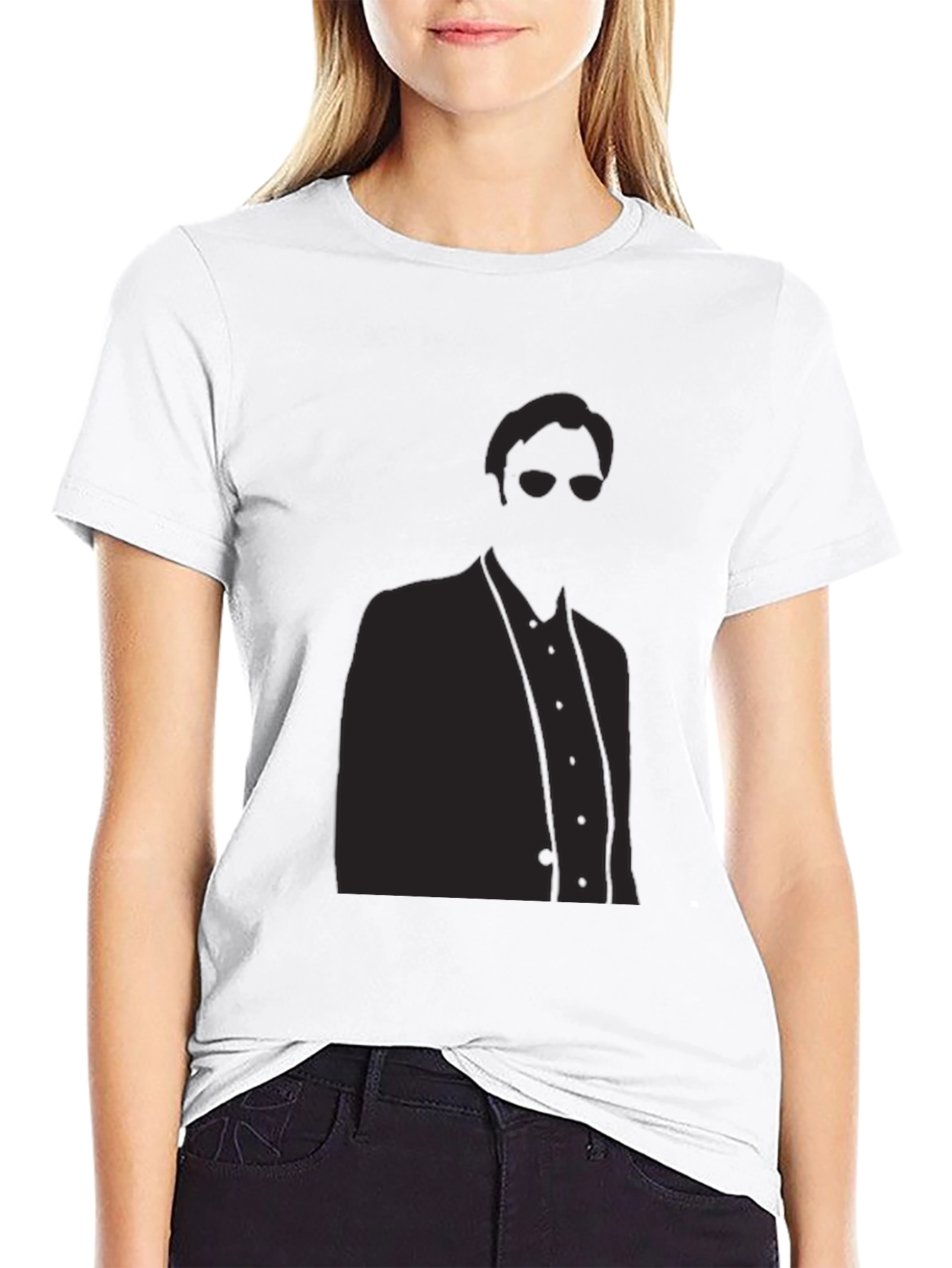 Camiseta Negra Hombre Silueta Misteriosa Elegante