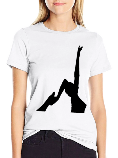 Camiseta Negra con Silueta Abstracta