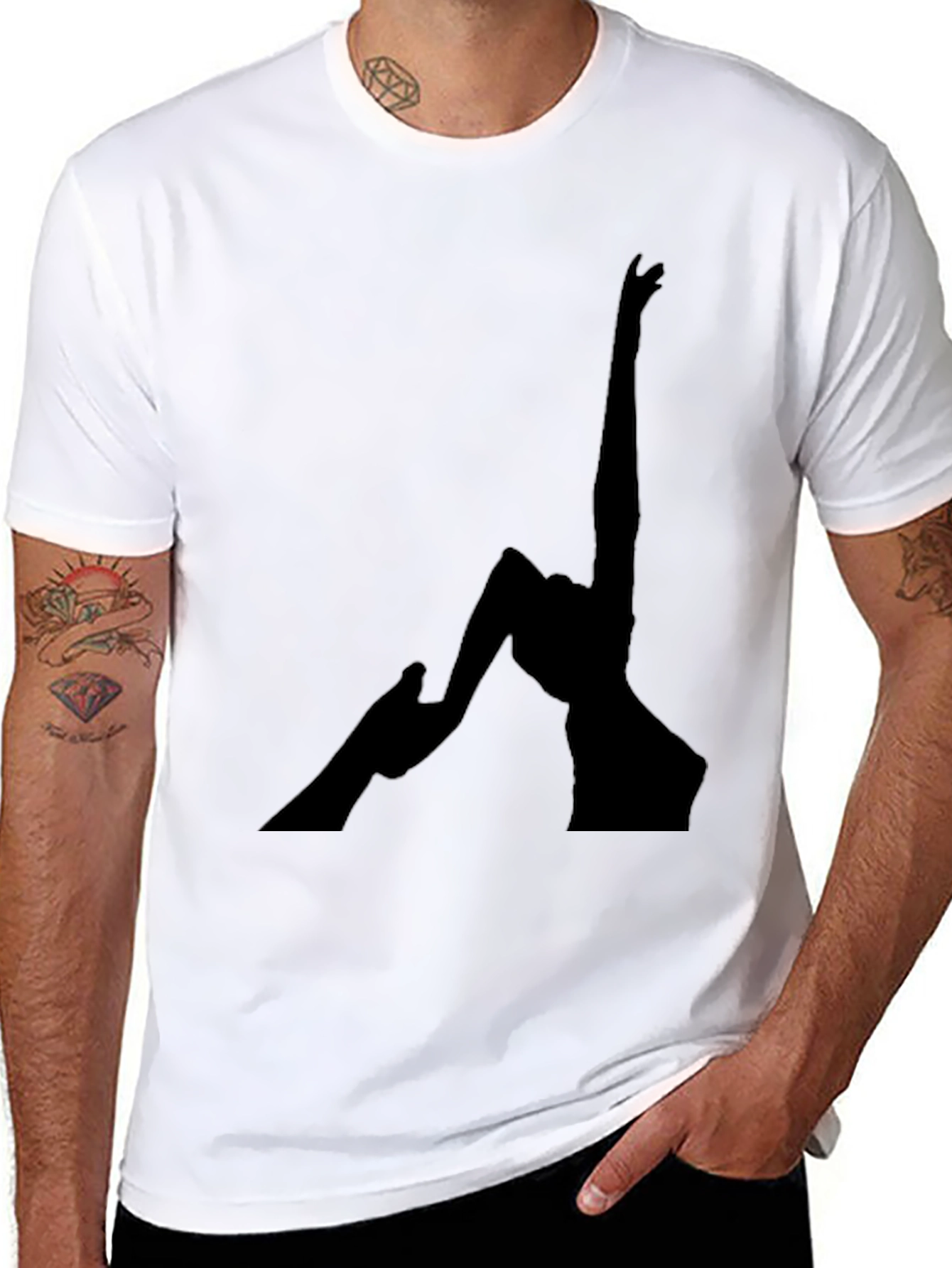 Camiseta Negra con Silueta Abstracta