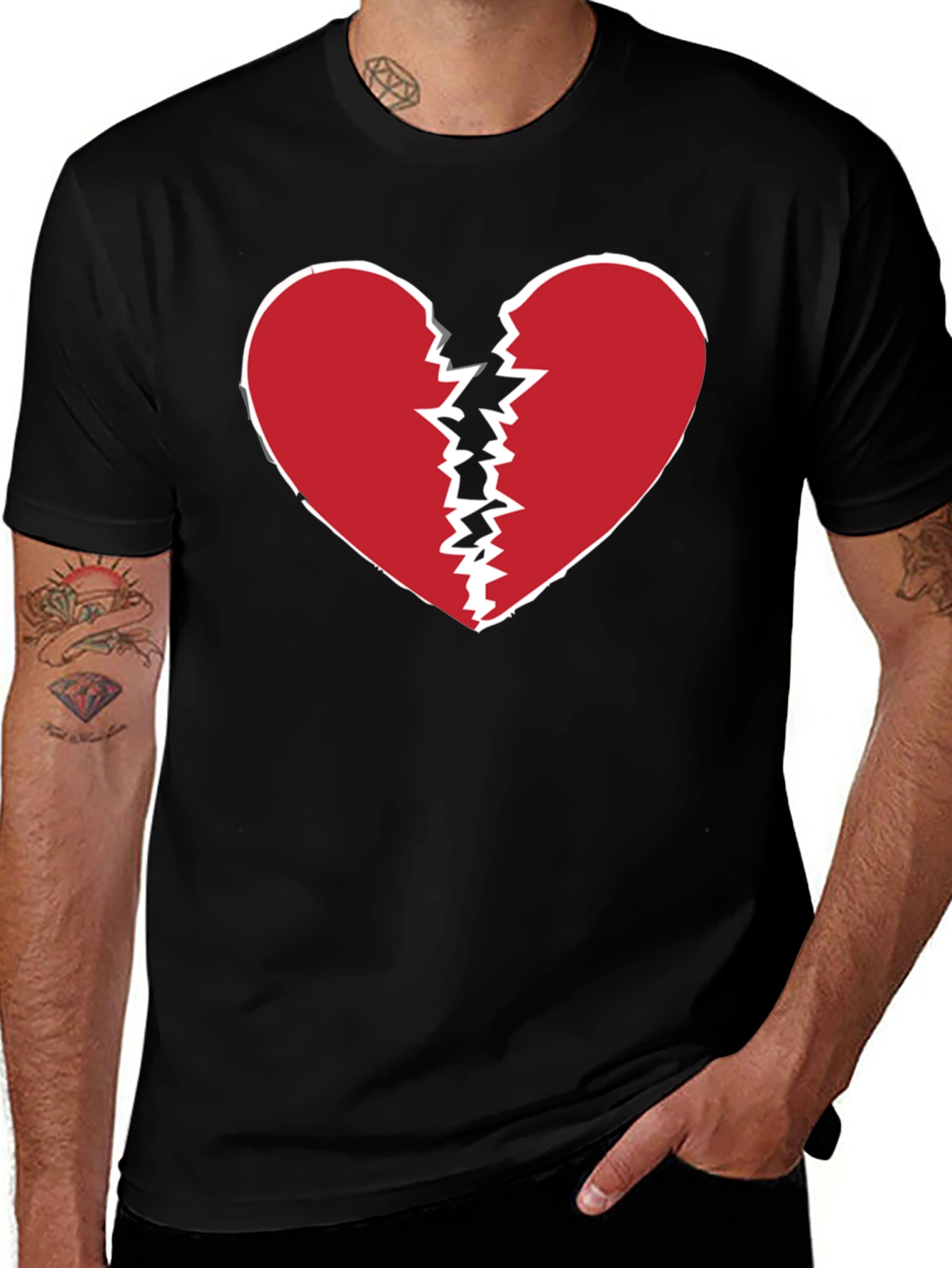 Camiseta Negra con Corazón Roto