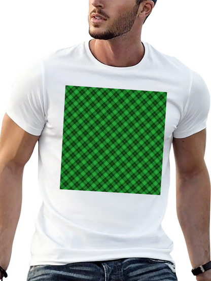 Camiseta Negra con Diseño Tartán Verde