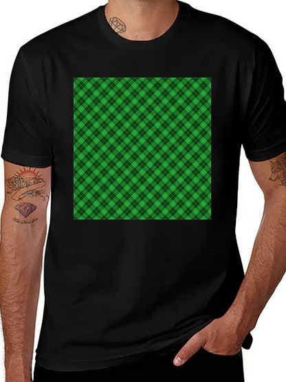 Camiseta Negra con Diseño Tartán Verde