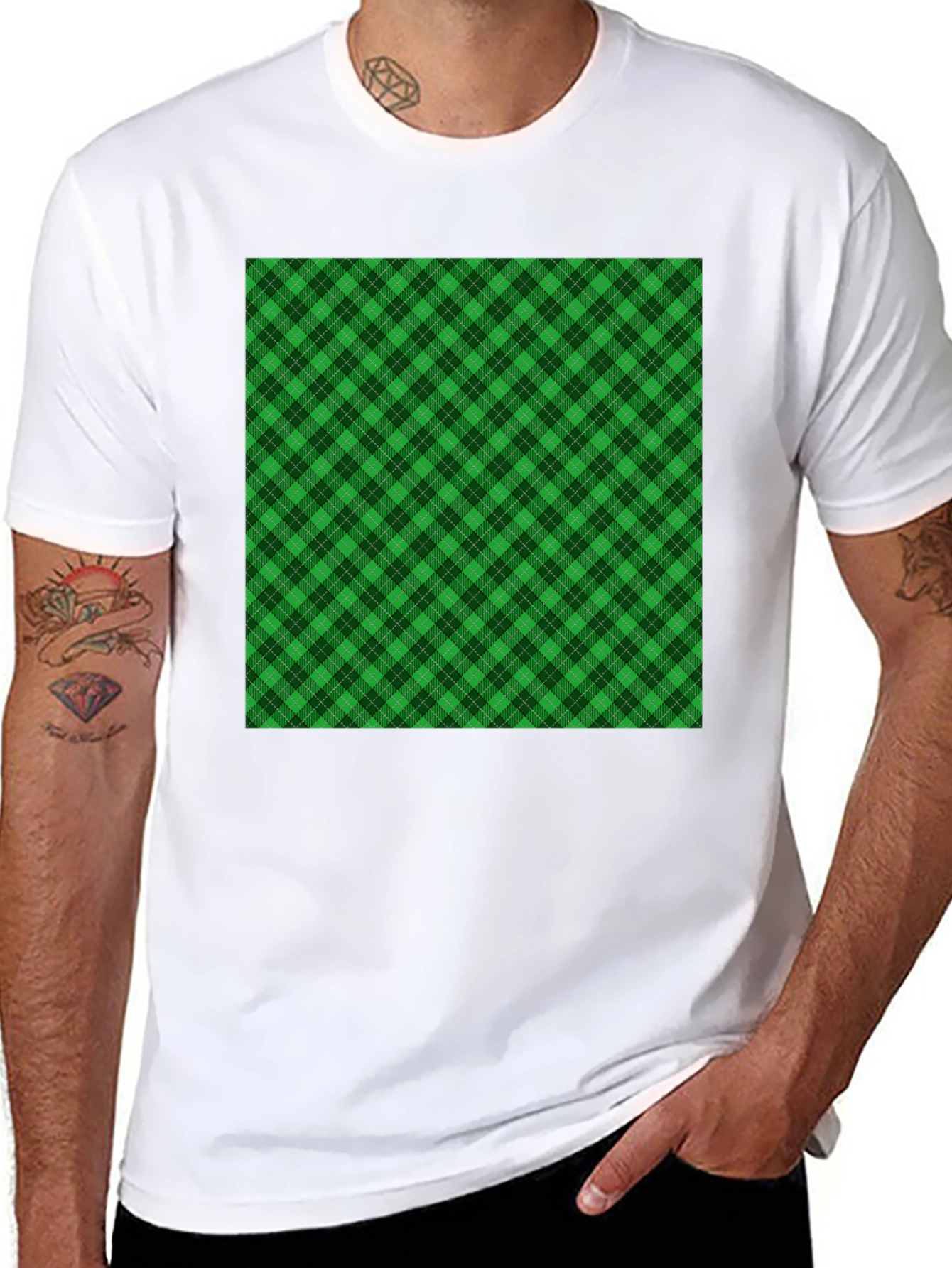 Camiseta Negra con Diseño Tartán Verde