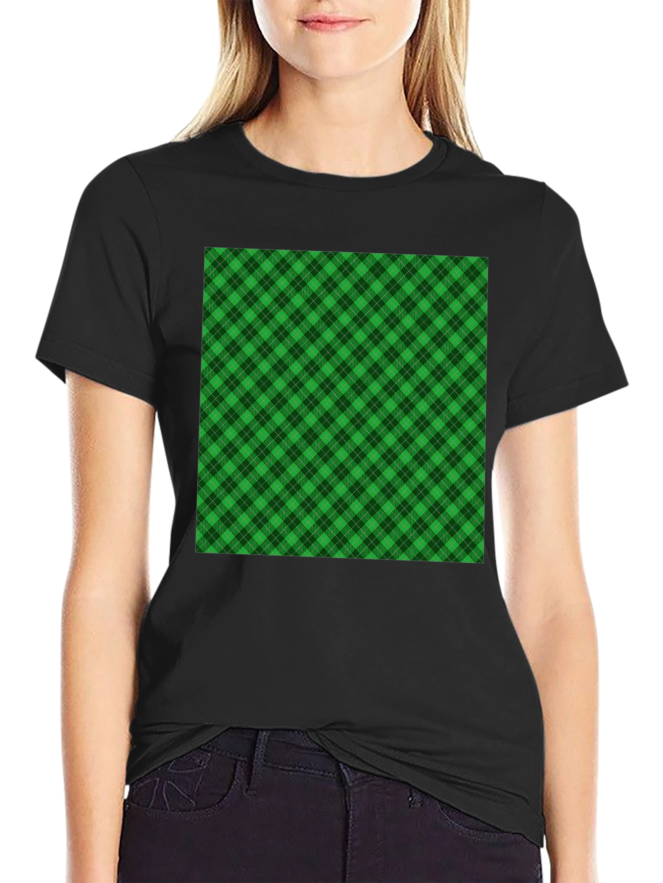 Camiseta Negra con Diseño Tartán Verde