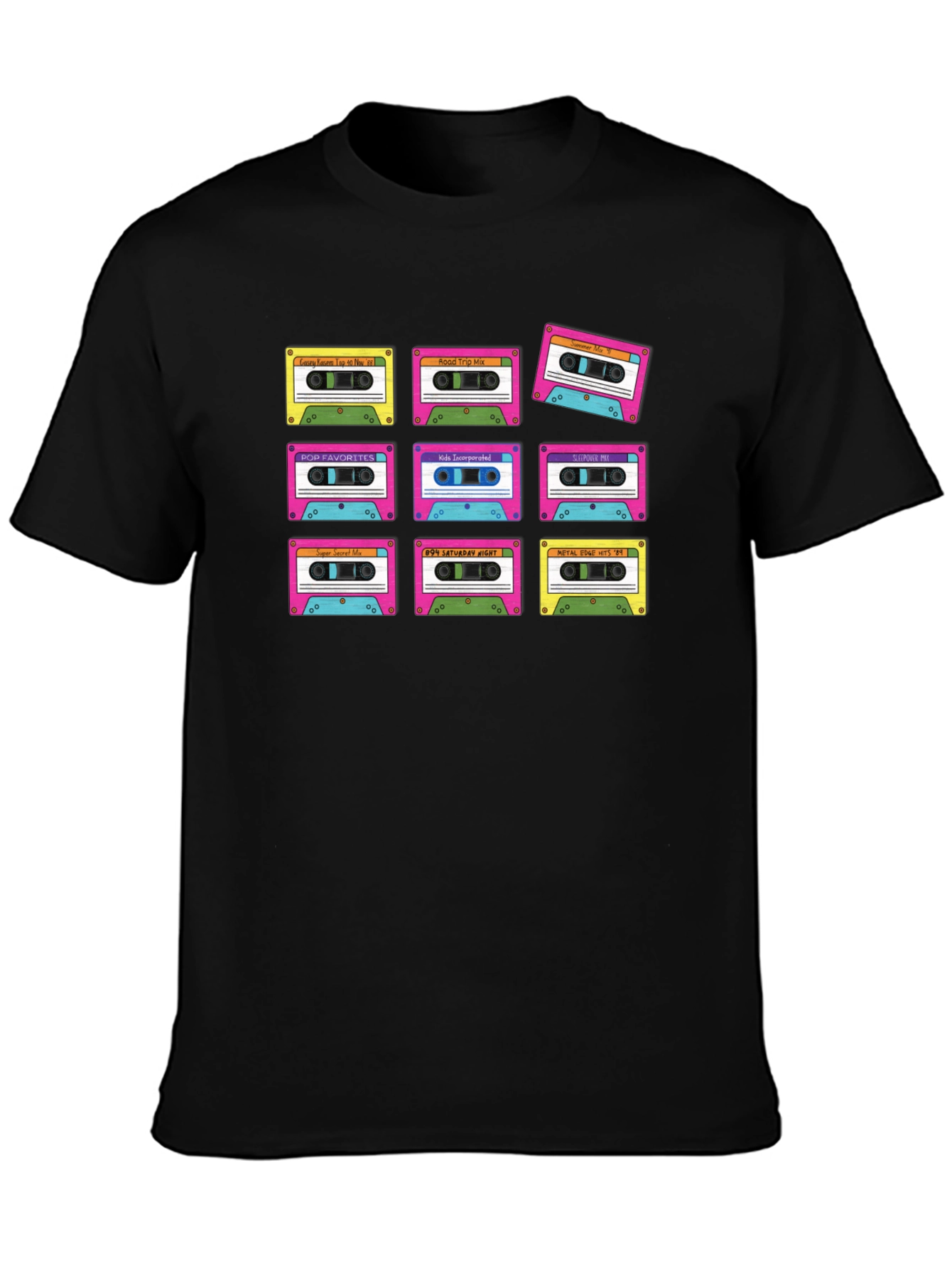 Camiseta Negra con Diseño Retro de Cassettes
