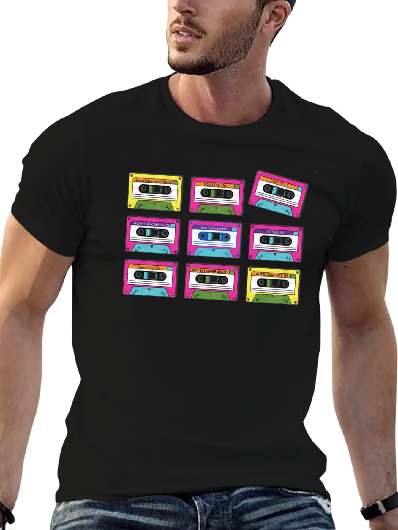 Camiseta Negra con Diseño Retro de Cassettes