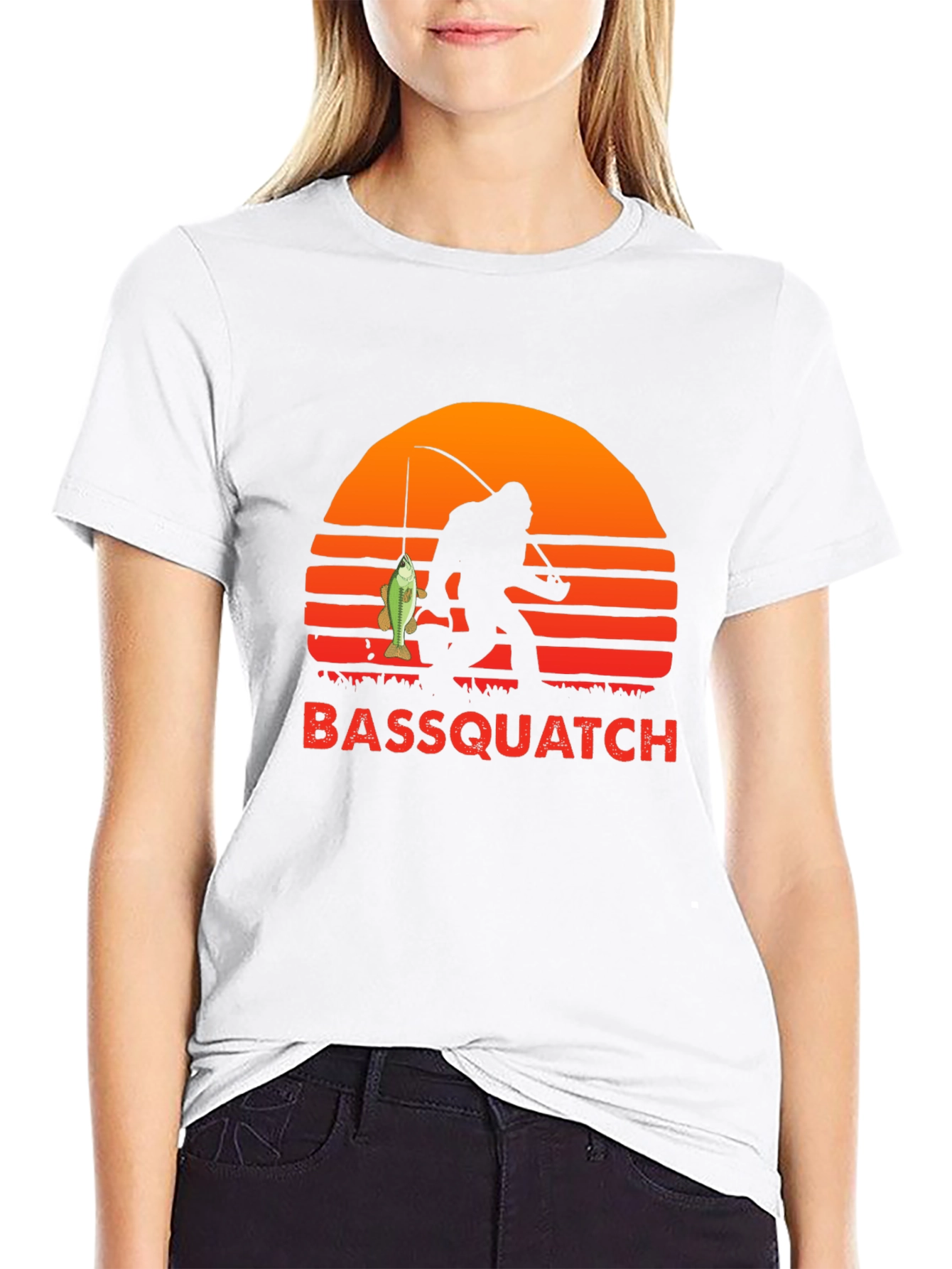 Camiseta Bassquatch: Bigfoot Pescador al Atardecer