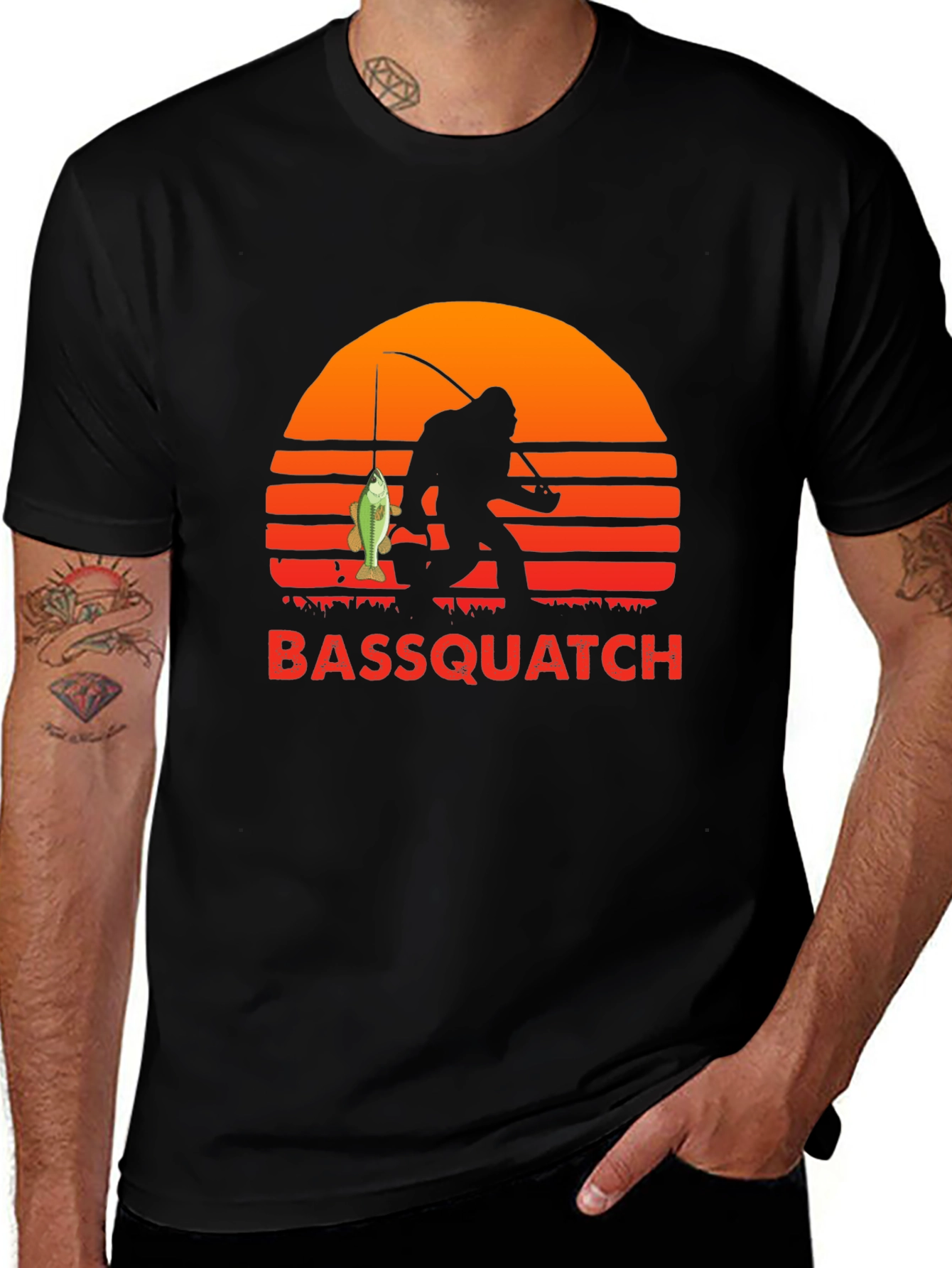 Camiseta Bassquatch: Bigfoot Pescador al Atardecer